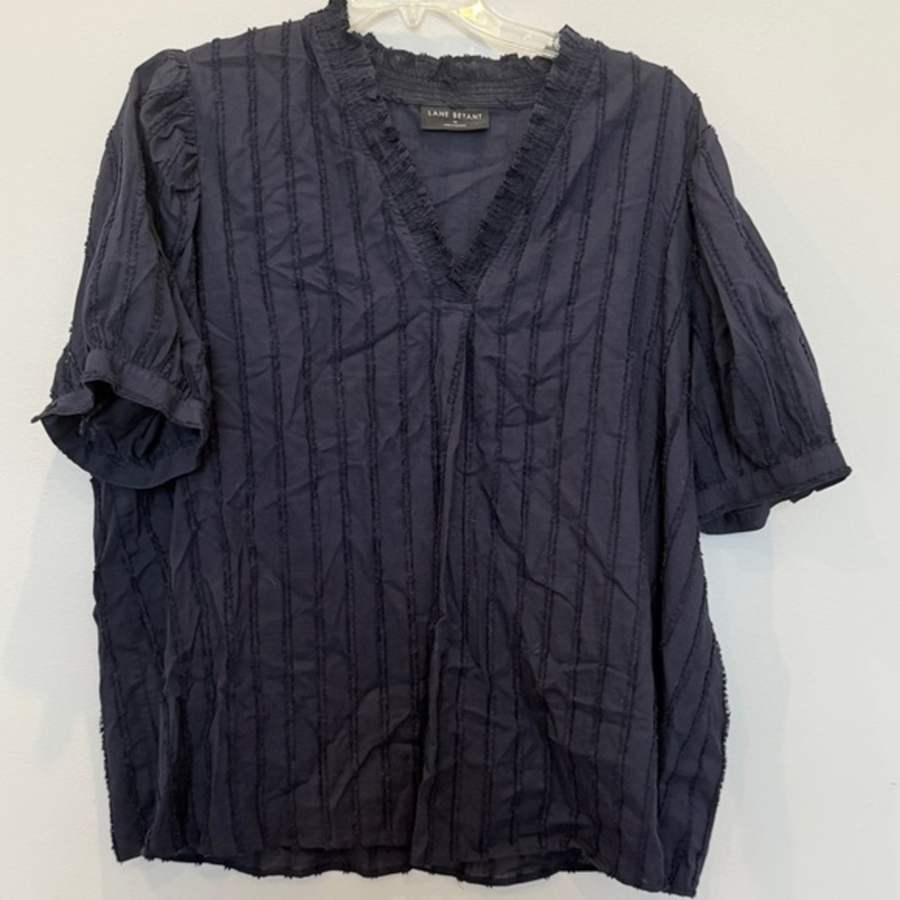 Lane Bryant Navy Blue Dobby Clip Dot Ruffle V-Neck Shirt Short Sleeve Sz 20 AZ